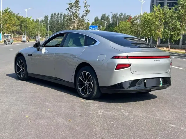 Xpeng P7 — Фото автомобиля 9