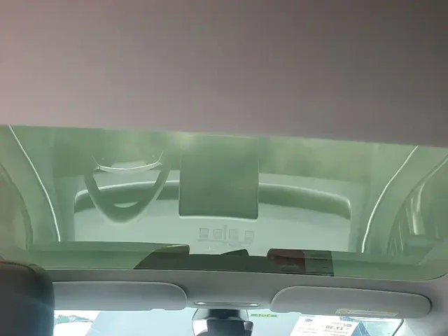 Tesla Model 3 — Фото автомобиля 17