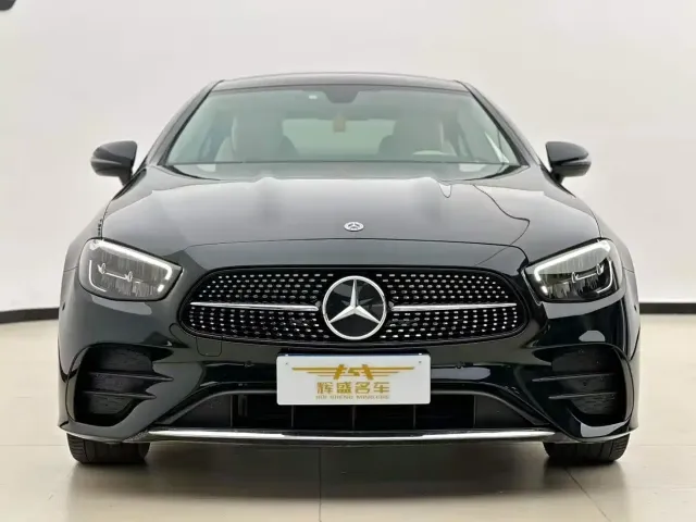 Mercedes-Benz E-Class — Фото автомобиля 2