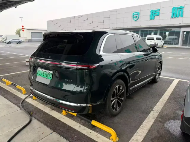 AITO Wenjie AITO M7 2026 Extended Range Ultra AWD 5-Seater — Фото автомобиля 6