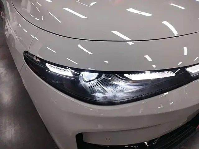 Leapmotor C10 — Фото автомобиля 10