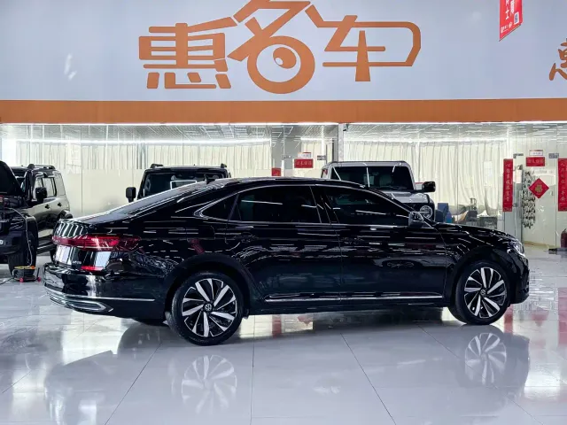 Volkswagen Passat — Фото автомобиля 16