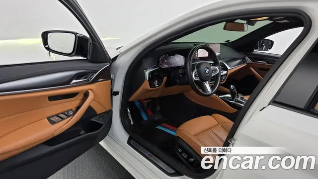 BMW 5 Series G30 — Фото автомобиля 15