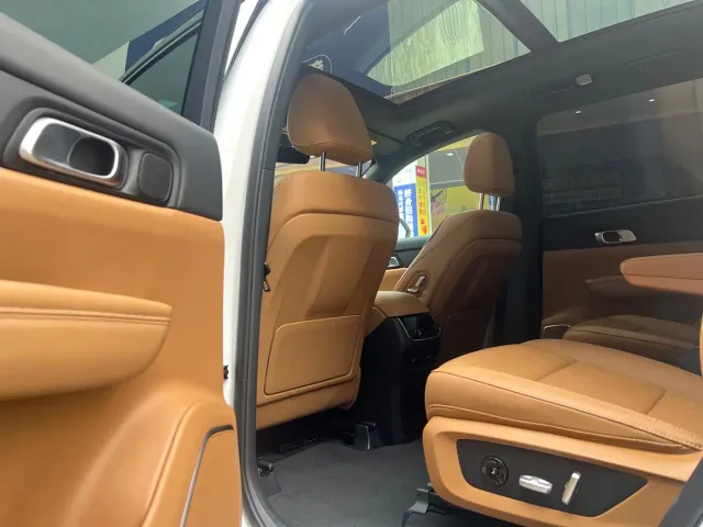 Li Auto ONE — Фото автомобиля 8