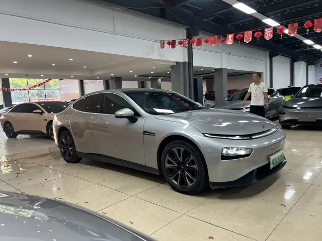 Xpeng P7 — Фото автомобиля 3