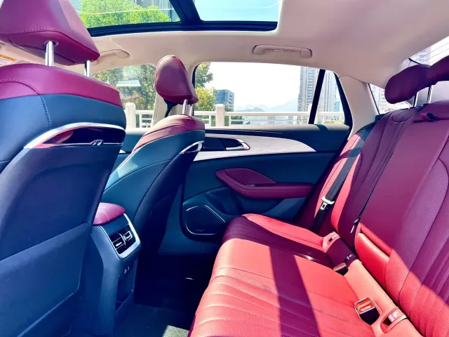 Hongqi H5 — Фото автомобиля 11