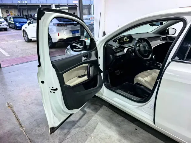 Peugeot 408 — Фото автомобиля 5