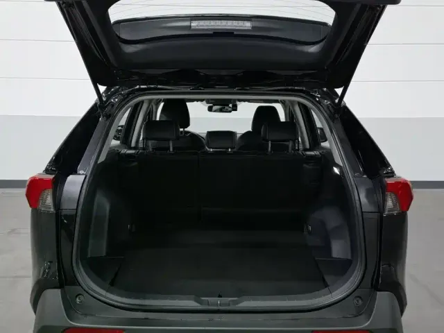 Toyota RAV4 — Фото автомобиля 16