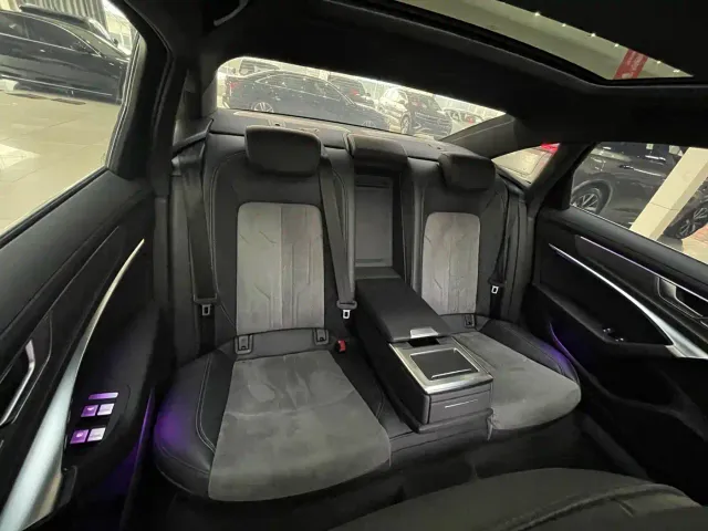Audi A6L — Фото автомобиля 15