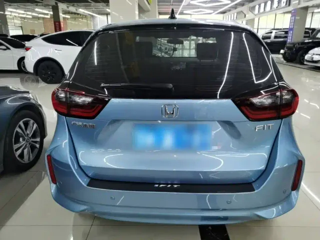 Honda Fit — Фото автомобиля 5