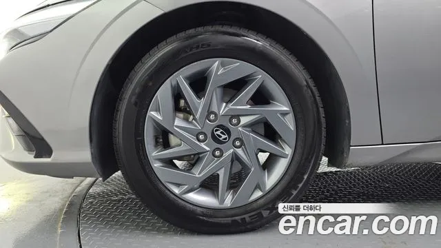 Hyundai Avante CN7 — Фото автомобиля 5