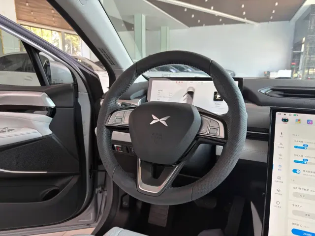 Xpeng P5 — Фото автомобиля 4