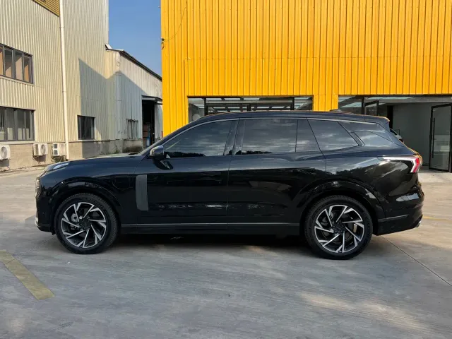 Lynk & Co 09 — Фото автомобиля 14