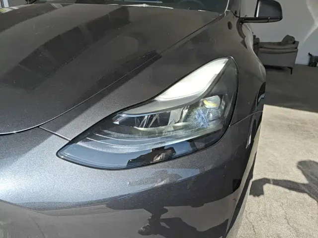 Tesla Model Y — Фото автомобиля 23