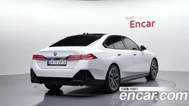 BMW 5-Series — Фото автомобиля 2