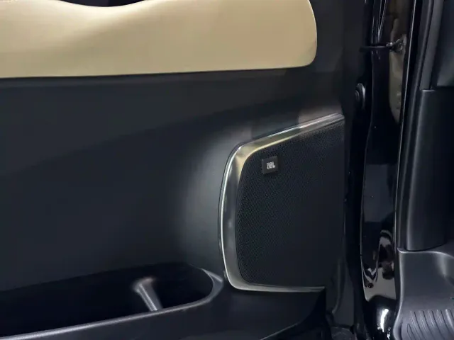 Toyota Vellfire — Фото автомобиля 5