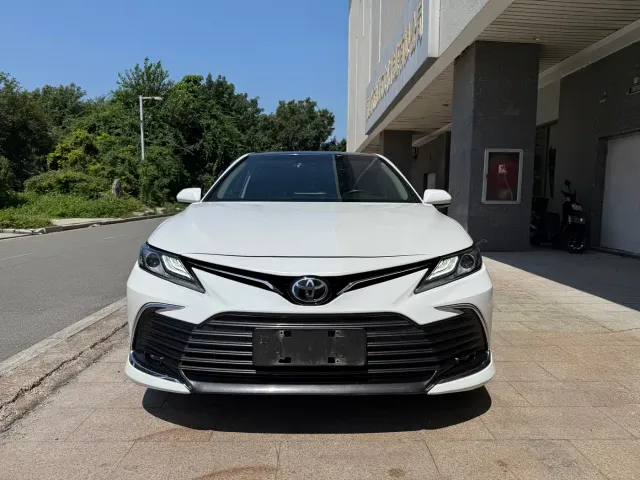 Toyota Camry — Фото автомобиля 2