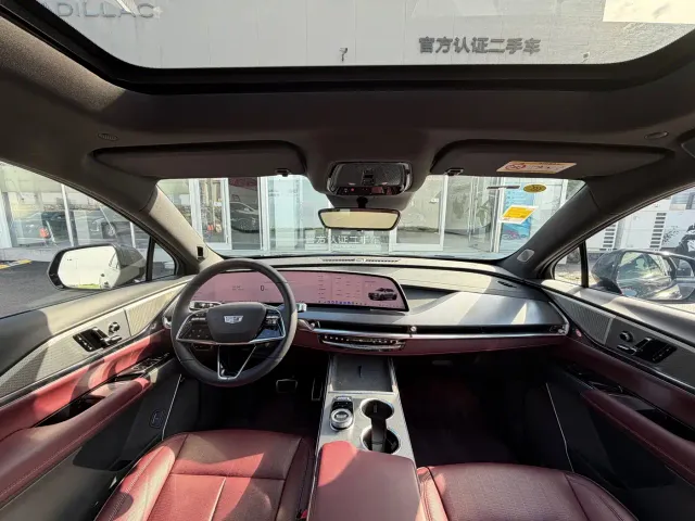 Cadillac XT5 PHEV — Фото автомобиля 19