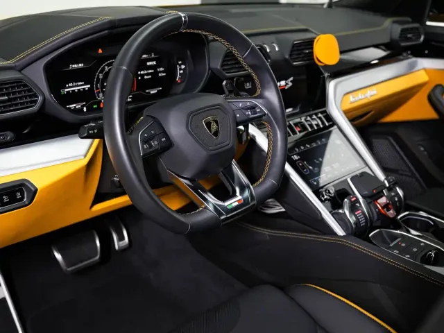 Lamborghini Urus — Фото автомобиля 14