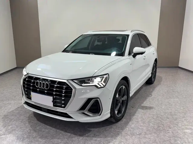 Фотография автомобиля — Audi Q3