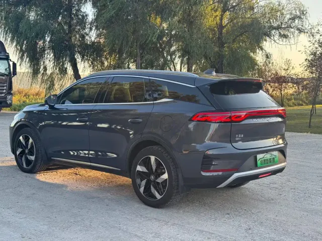 BYD Tang — Фото автомобиля 7