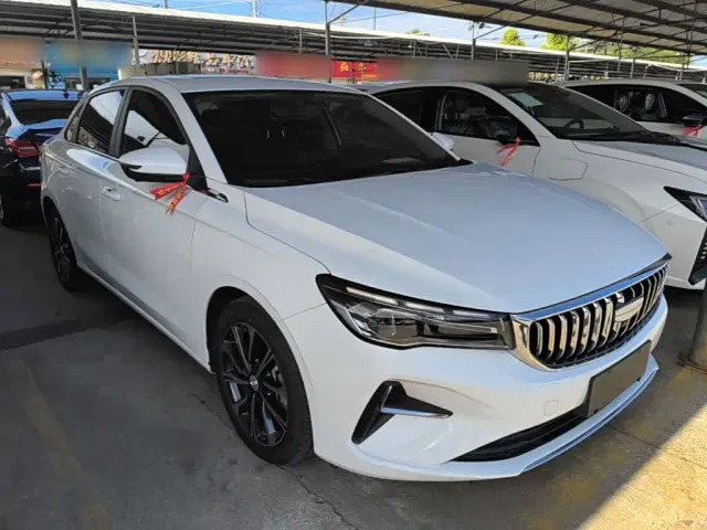 Geely Emgrand — Фото автомобиля 3