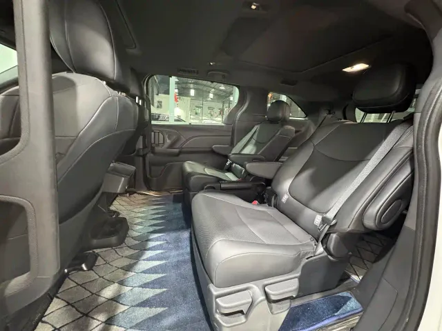 Toyota Granvia — Фото автомобиля 6