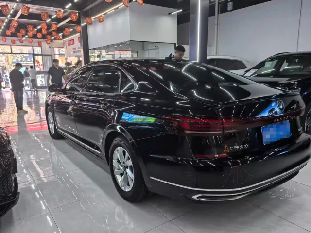 Volkswagen Passat — Фото автомобиля 4
