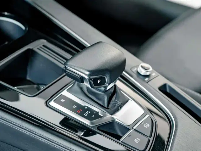 Audi A4L — Фото автомобиля 14