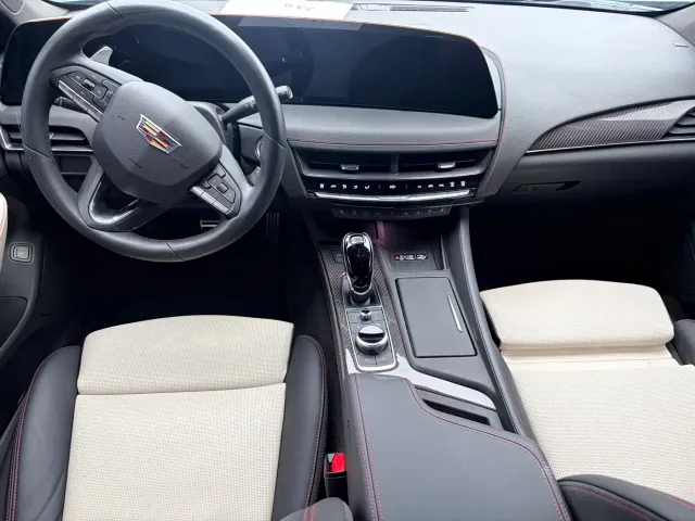 Cadillac CT5 — Фото автомобиля 10