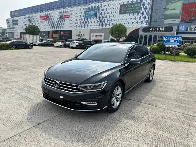 Фотография автомобиля — Volkswagen Magotan