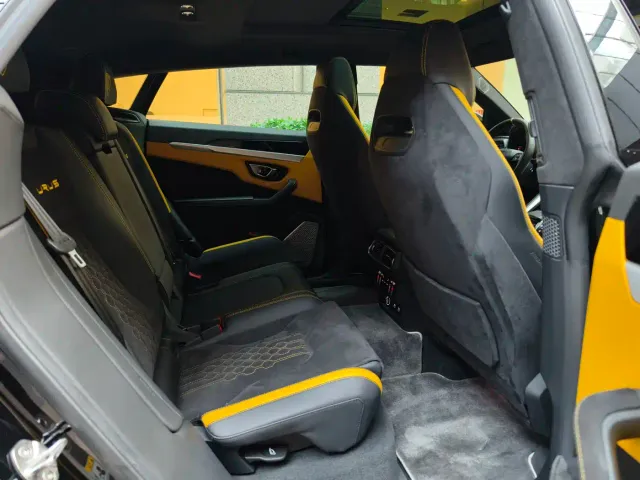 Lamborghini Urus — Фото автомобиля 18