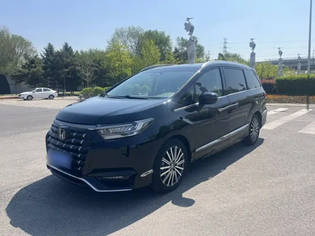 Honda Elysion — Фото автомобиля 4