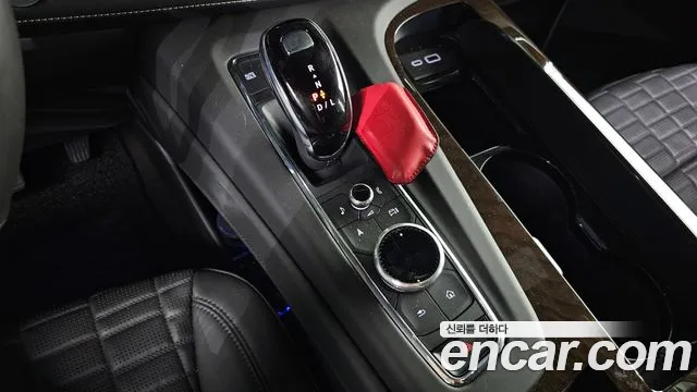 Cadillac Escalade — Фото автомобиля 9
