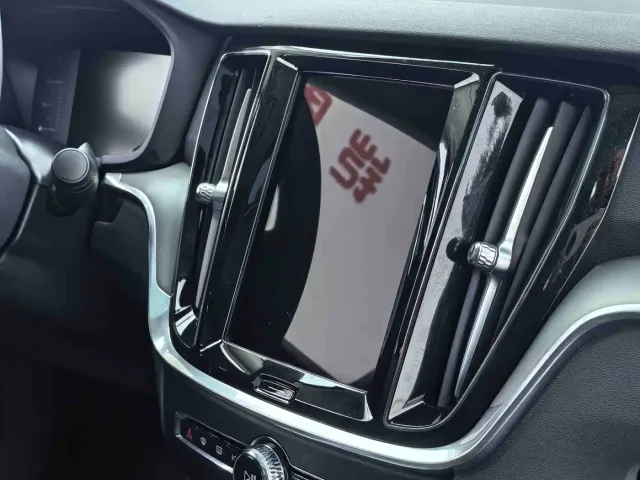 Volvo S60 — Фото автомобиля 8