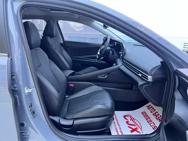 Hyundai Elantra — Фото автомобиля 18