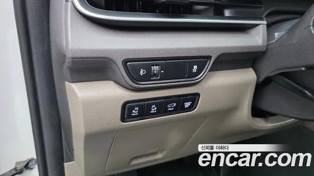 Kia Carnival Generation 4 — Фото автомобиля 12