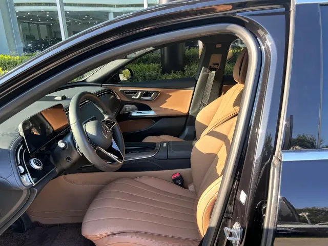 Mercedes-Benz E-Class — Фото автомобиля 7