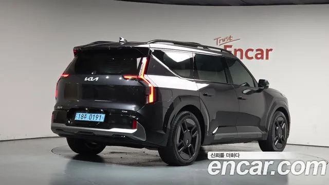 Kia EV9 — Фото автомобиля 2