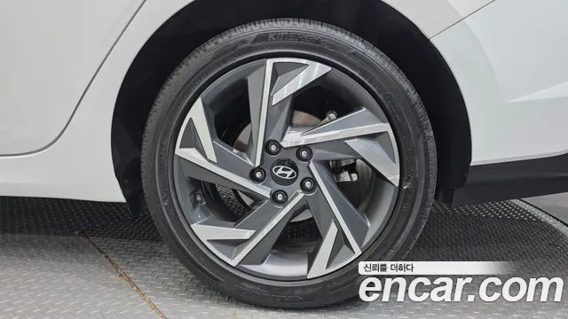 Hyundai AVANTE Новый Avante (CN7) — Фото автомобиля 5