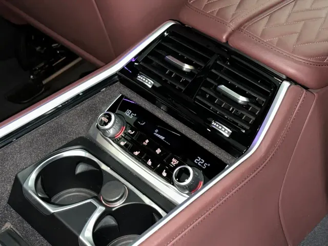 BMW 7 Series — Фото автомобиля 15