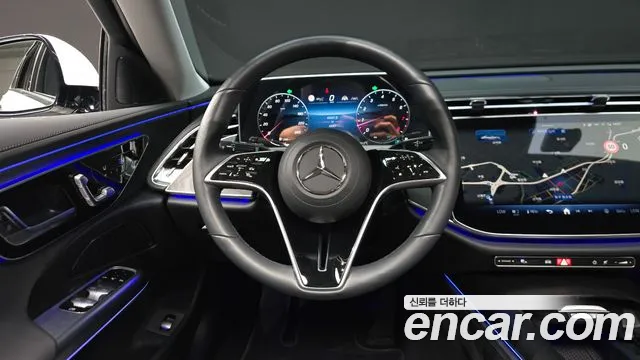 Mercedes-Benz E-Class — Фото автомобиля 11