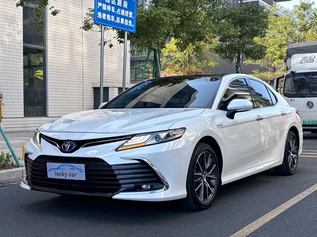 Фотография автомобиля — Toyota Camry