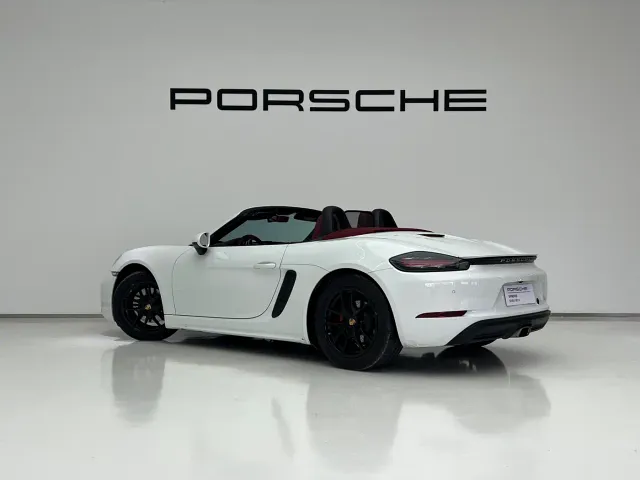 Porsche 718 — Фото автомобиля 7