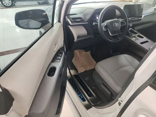 Toyota Granvia — Фото автомобиля 15