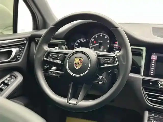 Porsche Macan — Фото автомобиля 14