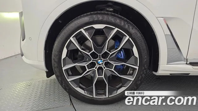 BMW X7 — Фото автомобиля 5