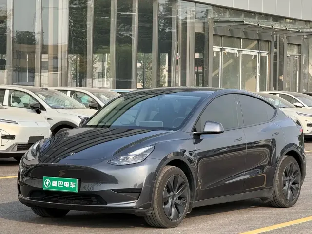 Фотография автомобиля — Tesla Model Y