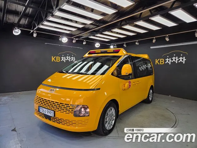 Фотография автомобиля — Hyundai Staria