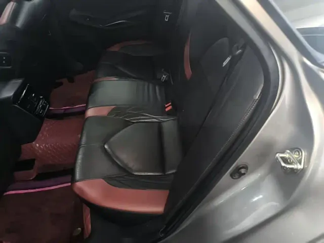 Toyota Avalon — Фото автомобиля 16